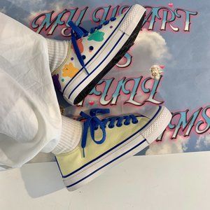 Colorful canvas shoes, versatile